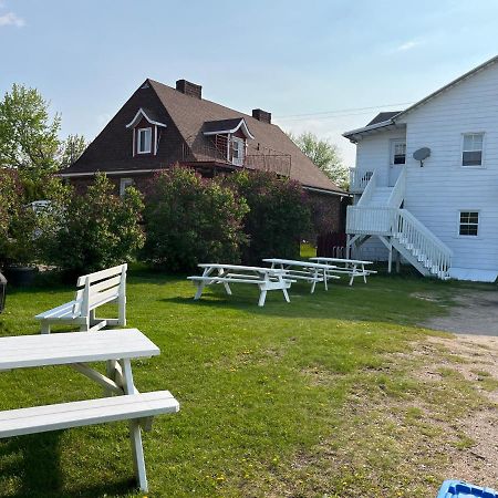 Auberge Lac-Saint-Jean روبرفال المظهر الخارجي الصورة